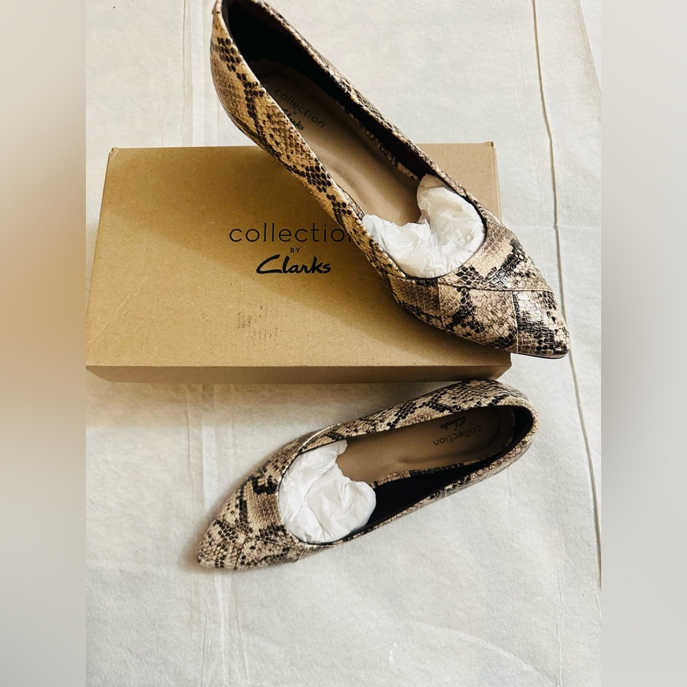 Clarks Collection Women Pointy Toe Pumps,   Taupe Snake, Size 8.5 M